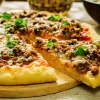 Pizza bolognaise
